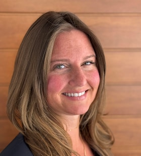 Staff member Lauren Makris from ID_974ba9f82291