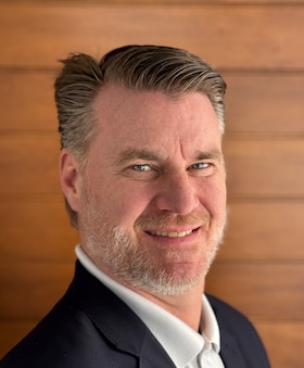 Staff member Dennis Glauner from ID_aeebf6f883df