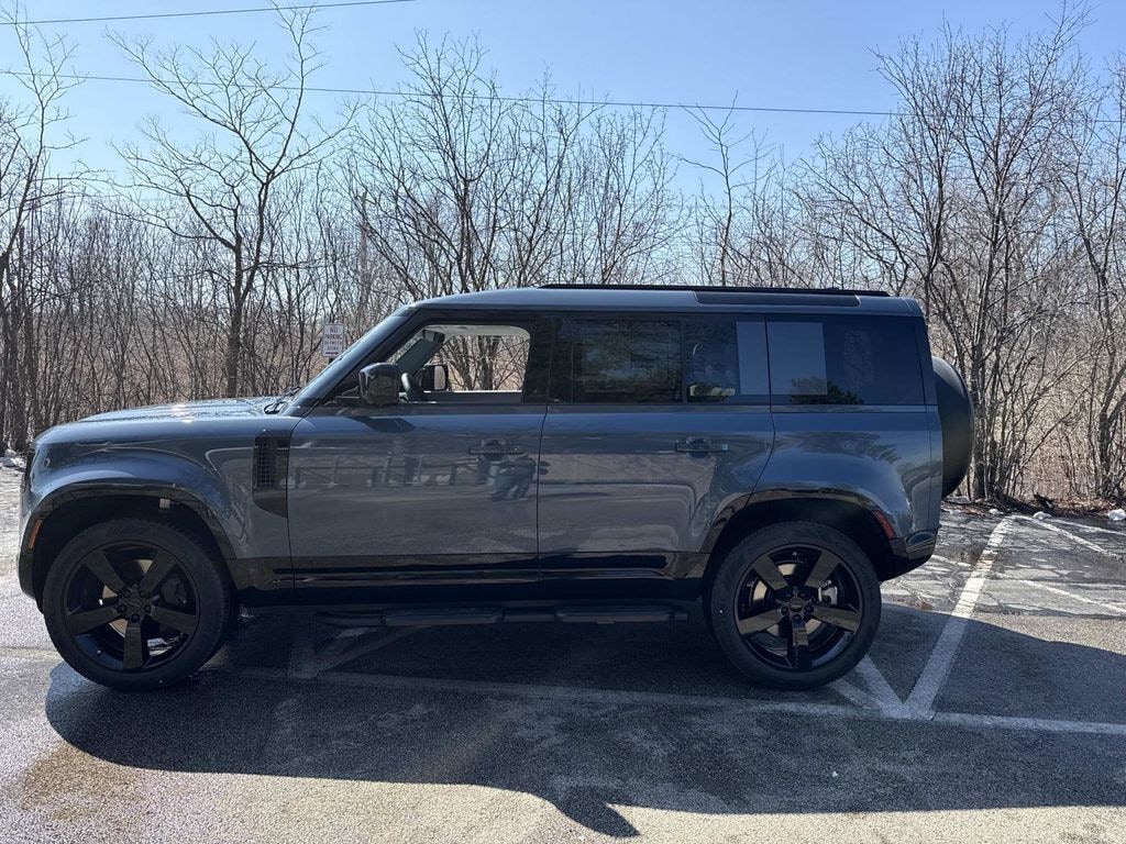 New 2026 Land Rover Defender 110 X-Dynamic SE SUV