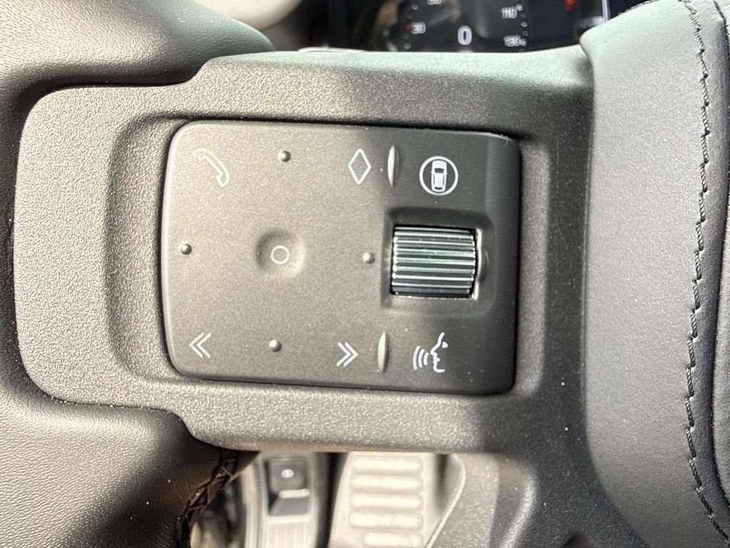 2026 Land Rover Defender V8 - Photo 33