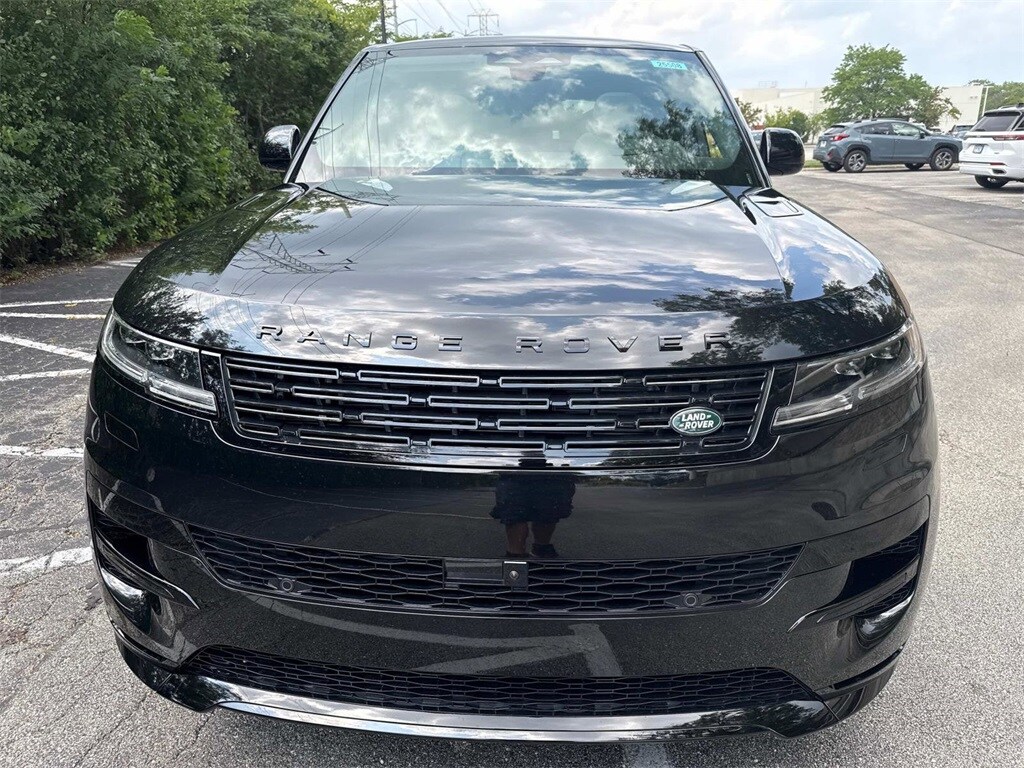 2025 Land Rover Range Rover Sport SE photo 2