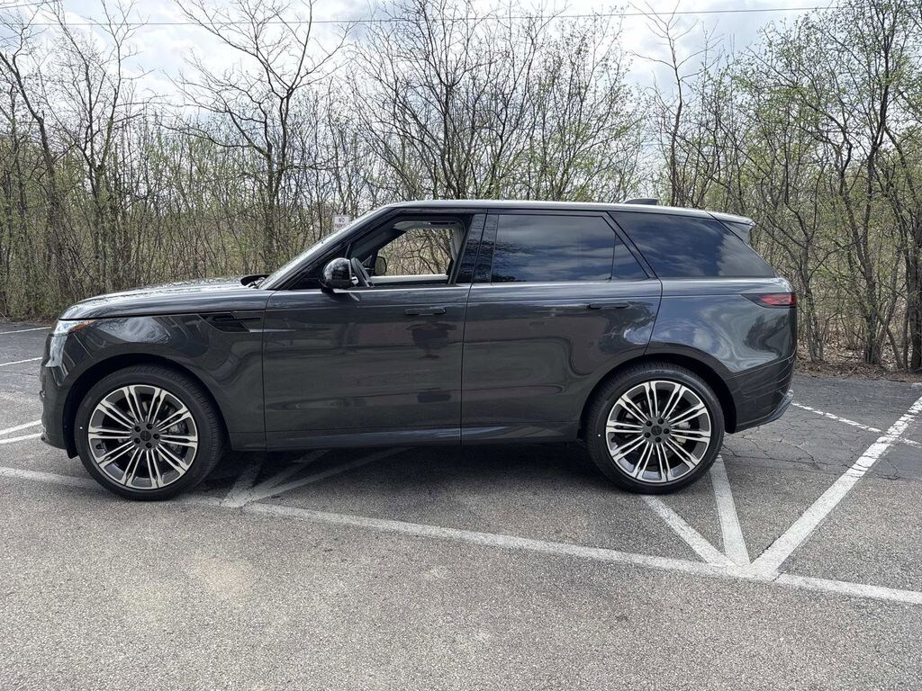 New 2026 Land Rover Range Rover Sport Dynamic SE SUV