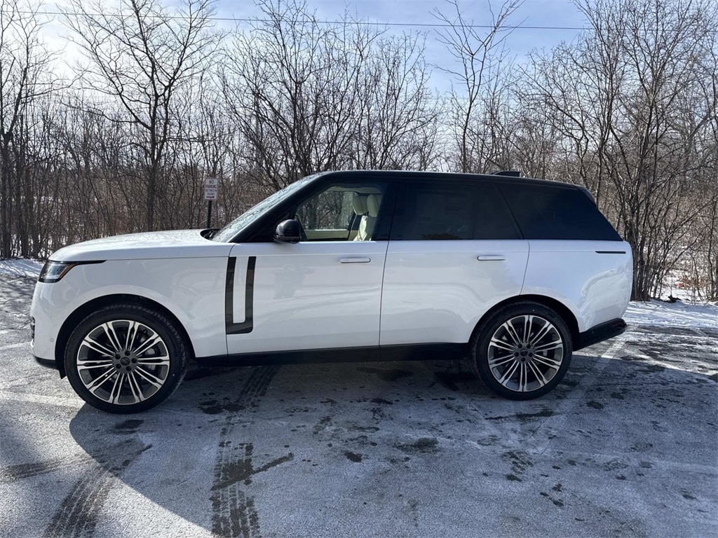 New 2026 Land Rover Range Rover SE SUV