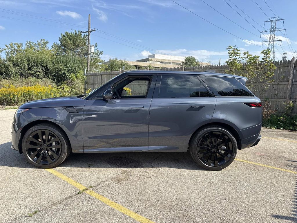 New 2026 Land Rover Range Rover Sport Dynamic SE SUV