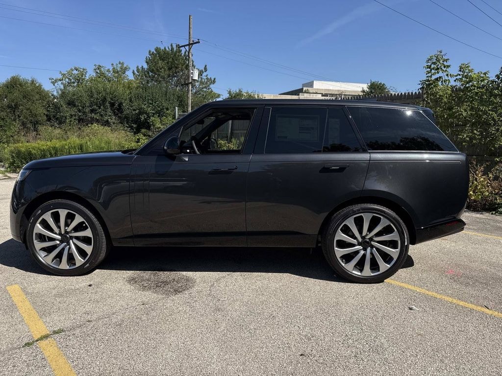 New 2026 Land Rover Range Rover SE SUV