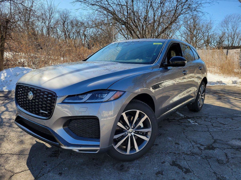 2025 Jaguar F-PACE P250 R-Dynamic S's photo