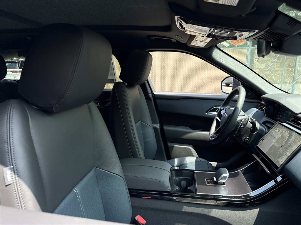 2026 Land Rover Range Rover Velar SE photo 2