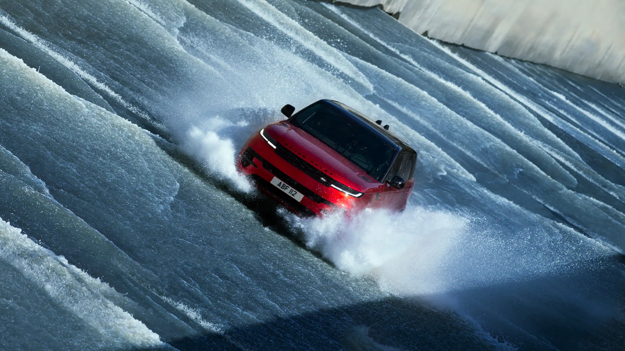2023-range-rover-sport-wet.png