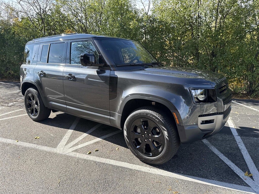 2026 Land Rover Defender 110 S photo 3