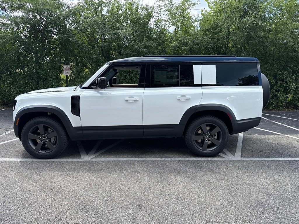 2025 Land Rover Defender S - Photo 9