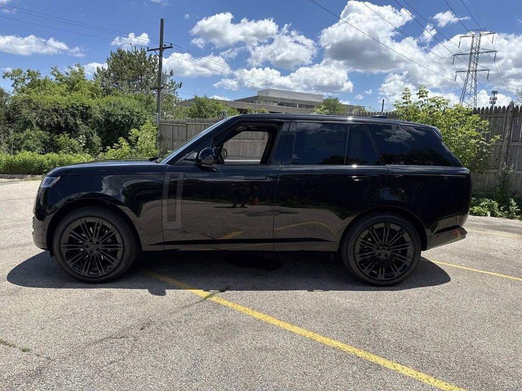 New 2026 Land Rover Range Rover SE SUV