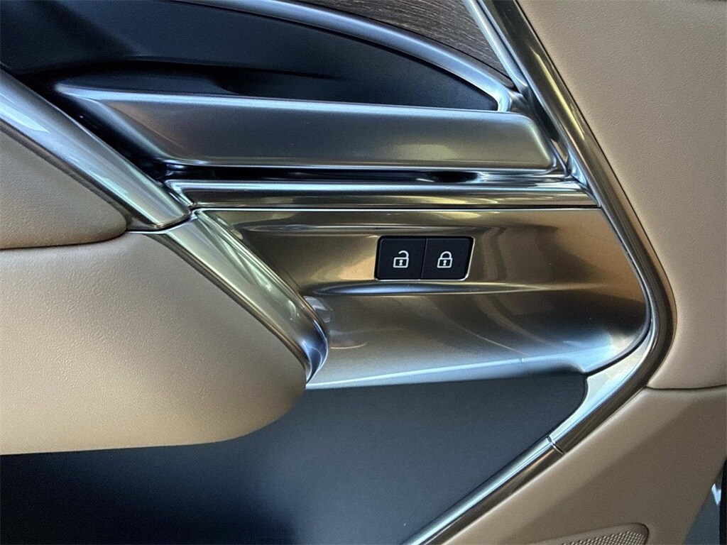 2026 Land Rover Range Rover SE - Photo 17
