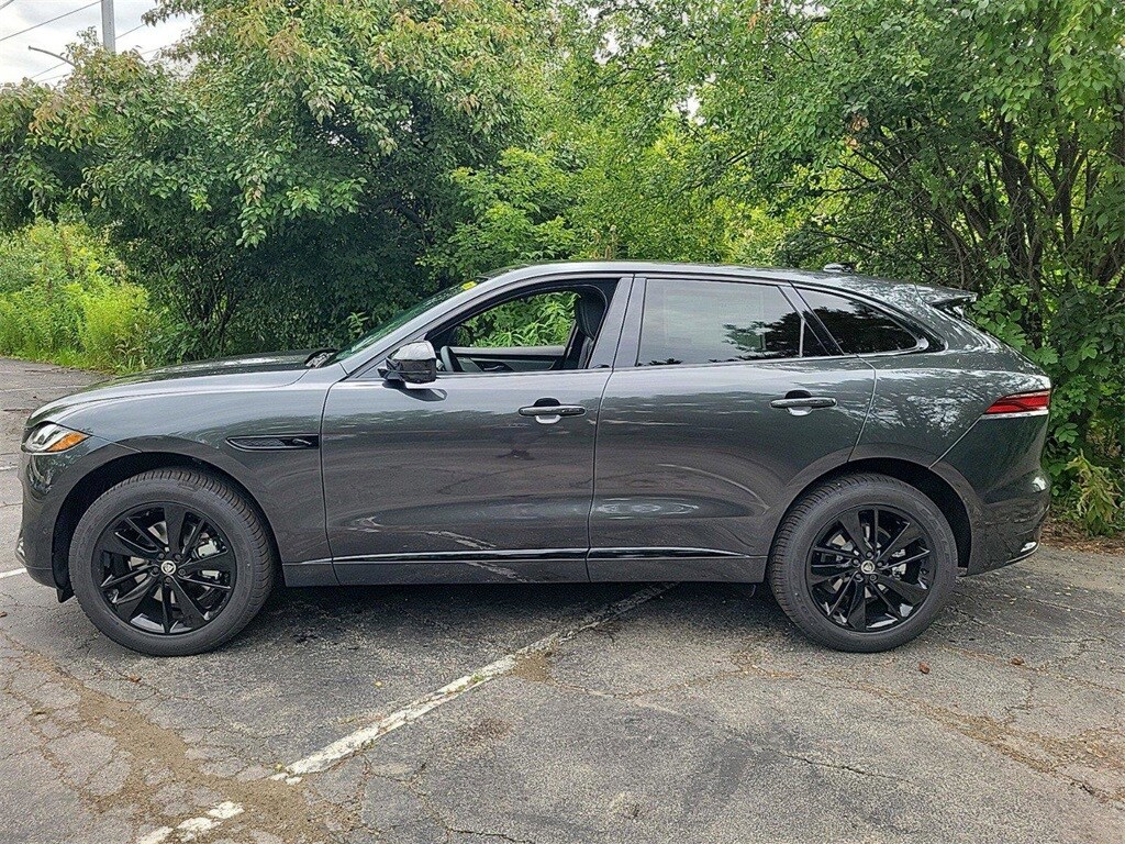 2025 Jaguar F-PACE P250 R-Dynamic S photo 2