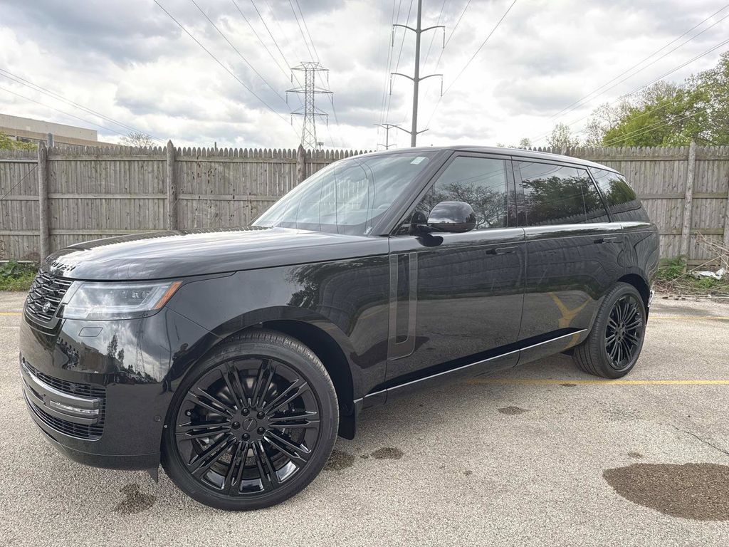2026 Land Rover Range Rover 3.0 SE LWB 7's photo