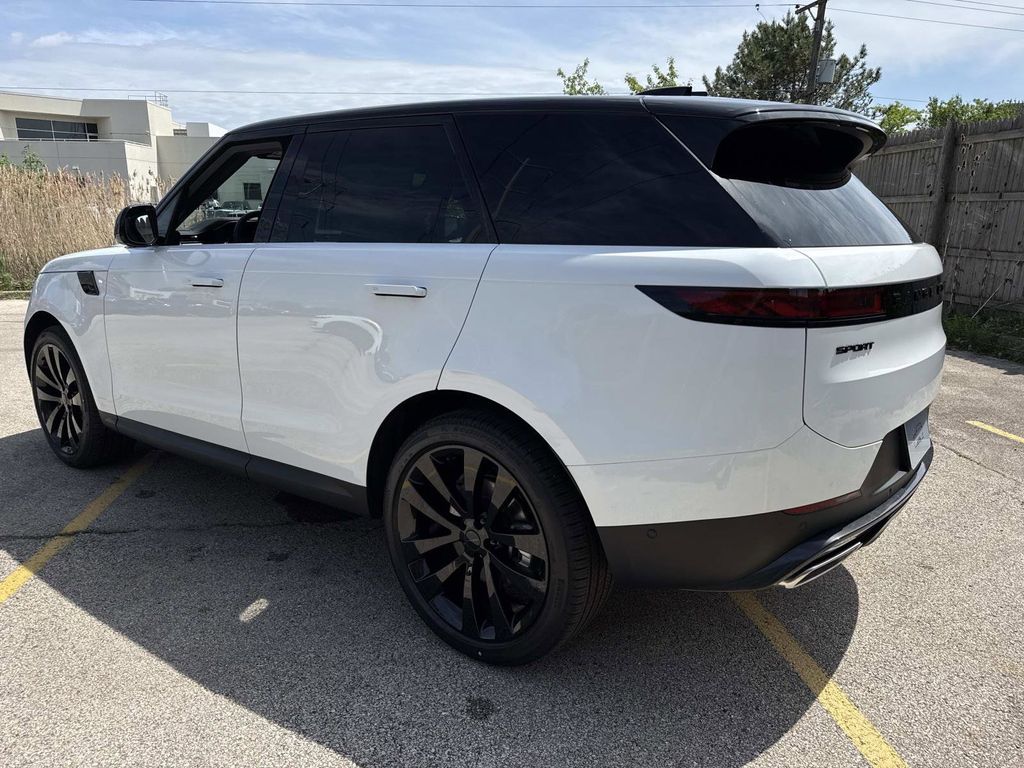 2026 Land Rover Range Rover Sport SE - Photo 9