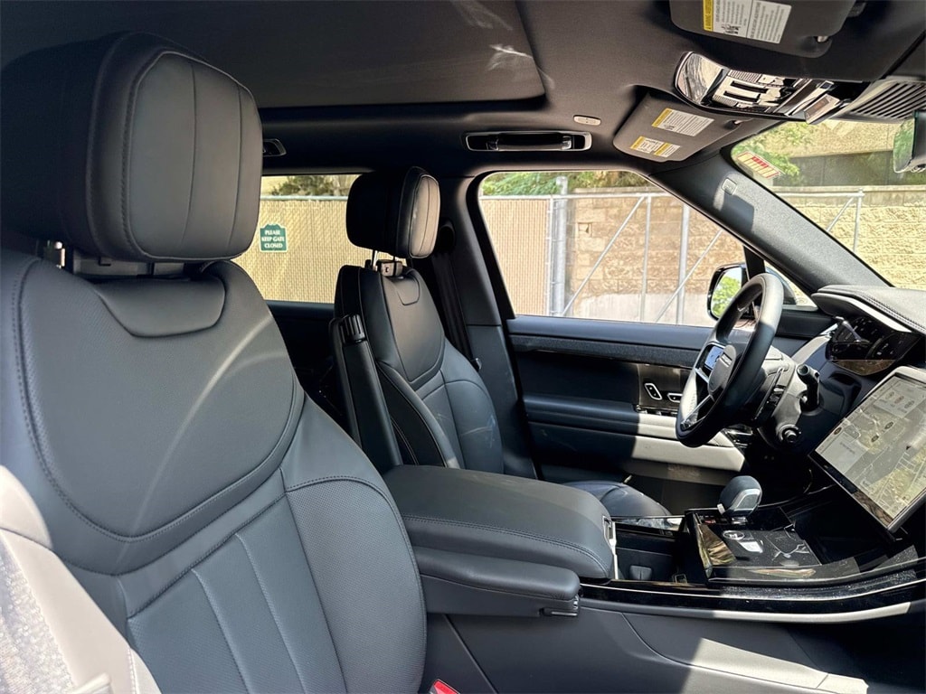 Used 2025 Land Rover Range Rover Sport Plug-in Hybrid Dynamic SE SUV