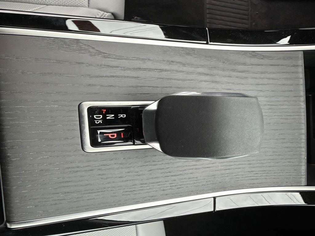 2026 Land Rover Range Rover Velar S - Photo 32