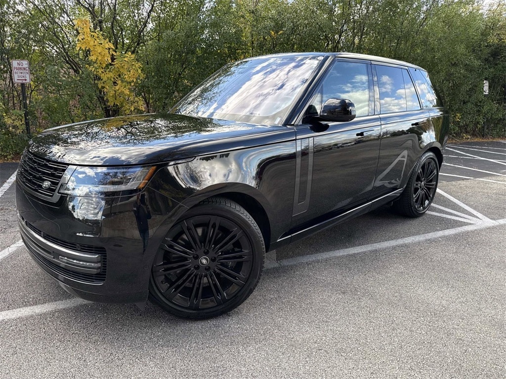 2023 Land Rover Range Rover SE's photo