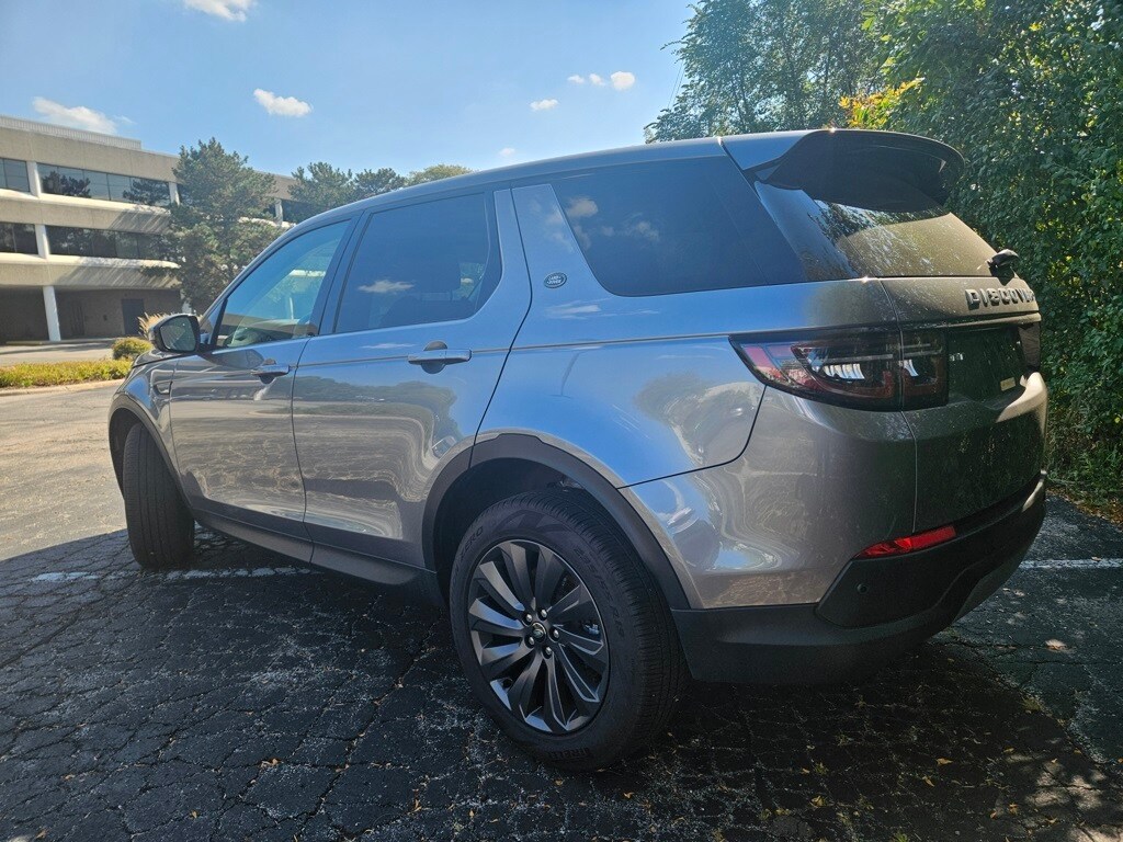 2023 Land Rover Discovery Sport SE photo 2
