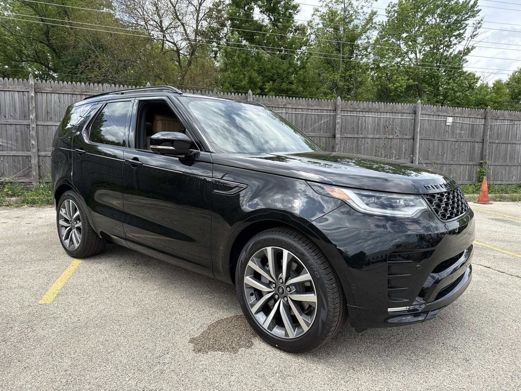 New 2026 Land Rover Discovery Dynamic SE SUV