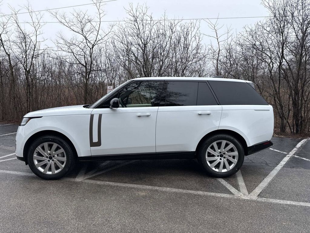 New 2026 Land Rover Range Rover SE SUV