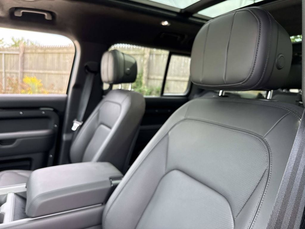 2026 Land Rover Defender V8 - Photo 24