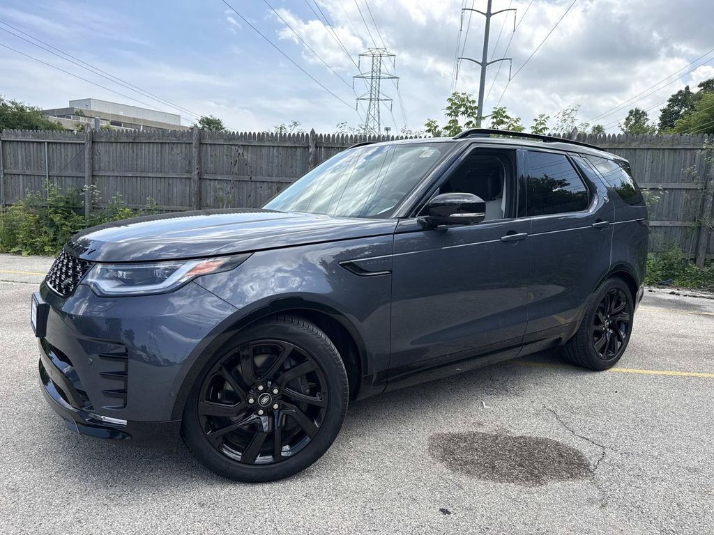 2025 Land Rover Discovery P360 Dynamic SE's photo