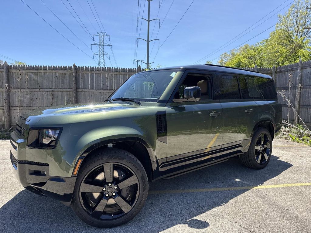 2026 Land Rover Defender 130 X-Dynamic SE P400's photo