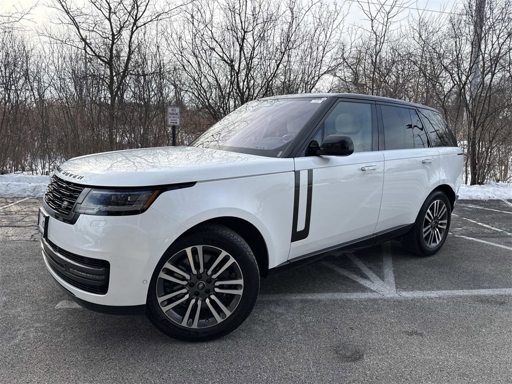 2023 Land Rover Range Rover SE's photo