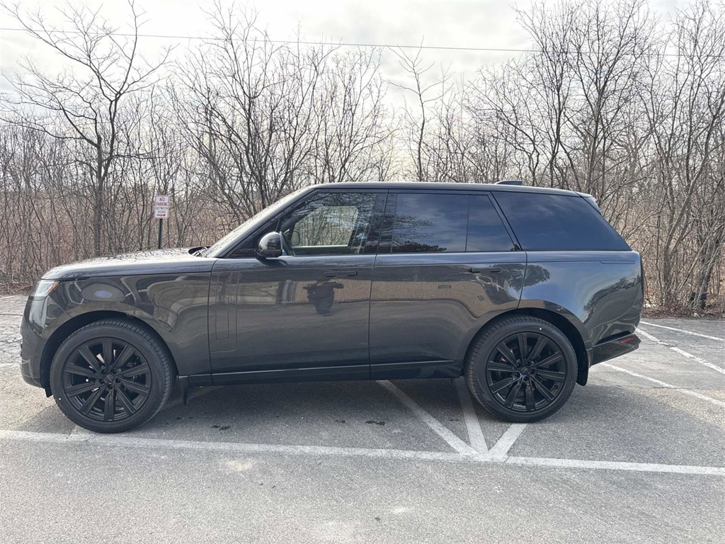 New 2026 Land Rover Range Rover SE SUV