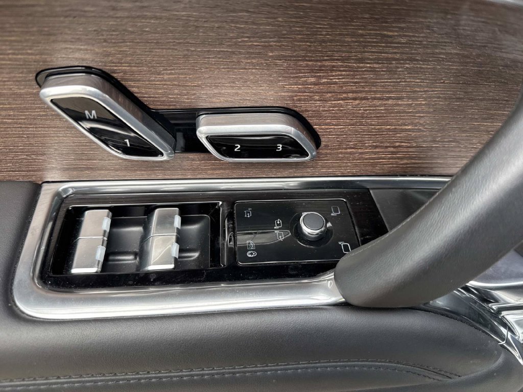 2025 Land Rover Range Rover SE - Photo 24