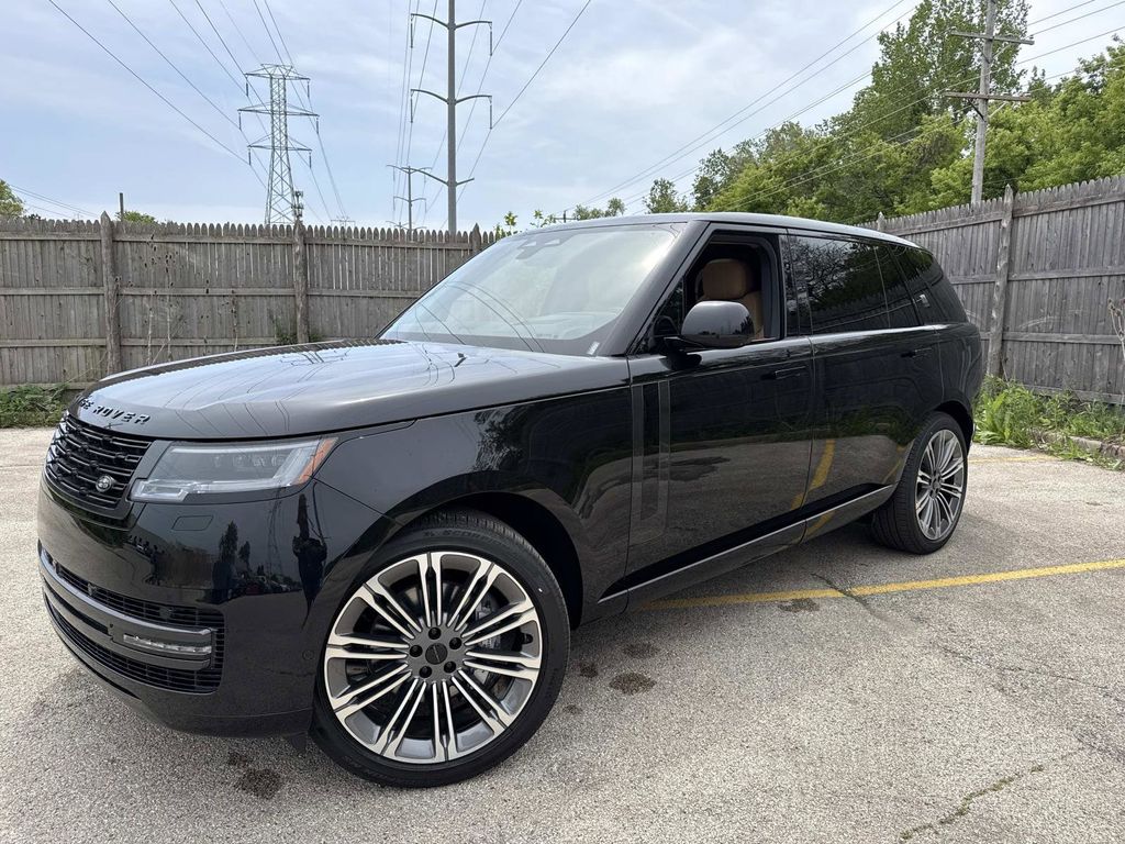 2026 Land Rover Range Rover 3.0 SE LWB 7's photo