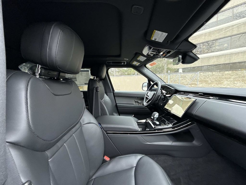 New 2026 Land Rover Range Rover Sport Dynamic SE SUV