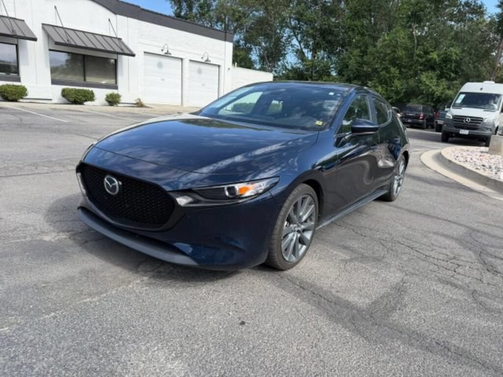 Used 2022 Mazda Mazda3 Preferred Package Hatchback