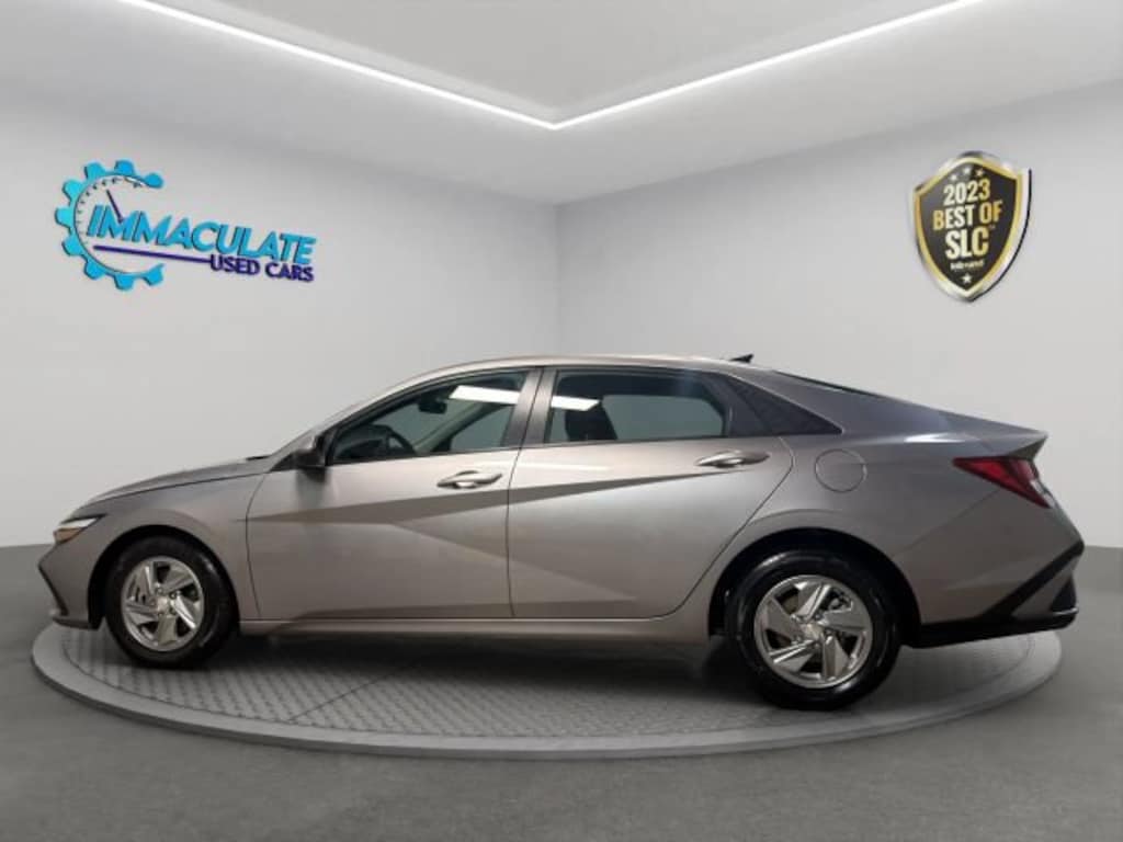 Used 2024 Hyundai Elantra SE Sedan