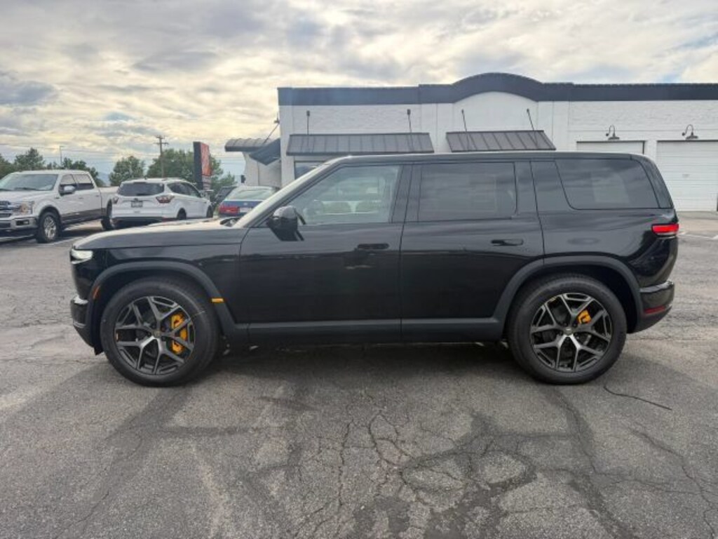 Used 2027 Rivian R2 Performance w/Launch Package SUV