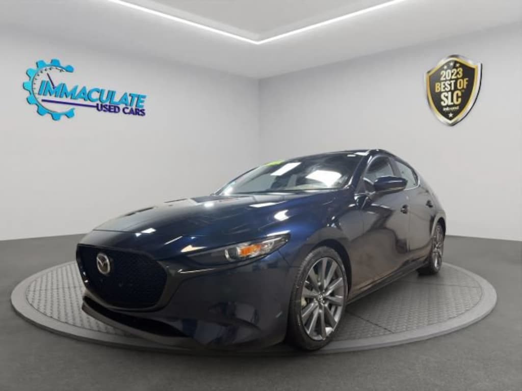 Used 2022 Mazda Mazda3 Preferred Package Hatchback