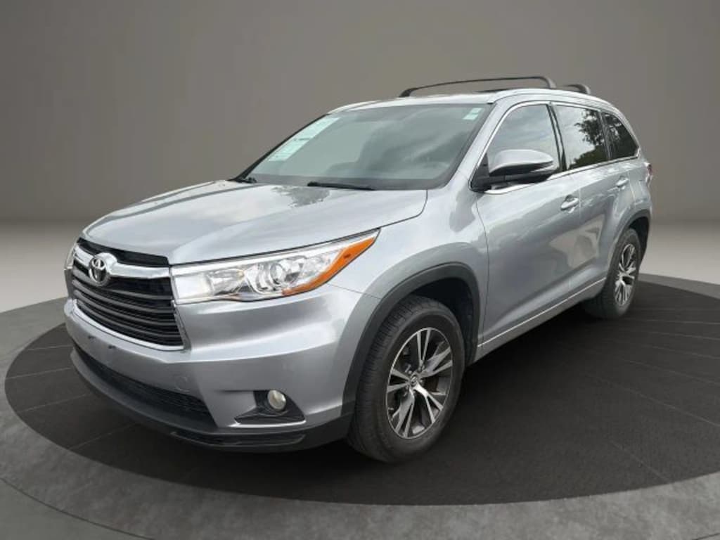 Used 2016 Toyota Highlander XLE V6 SUV