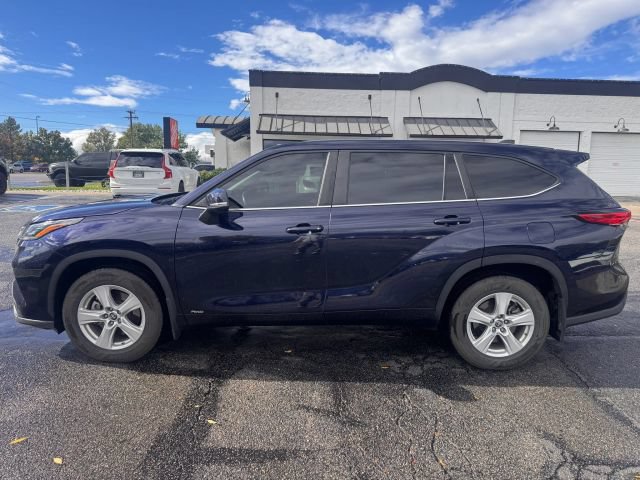 Used 2023 Toyota Highlander Hybrid LE SUV