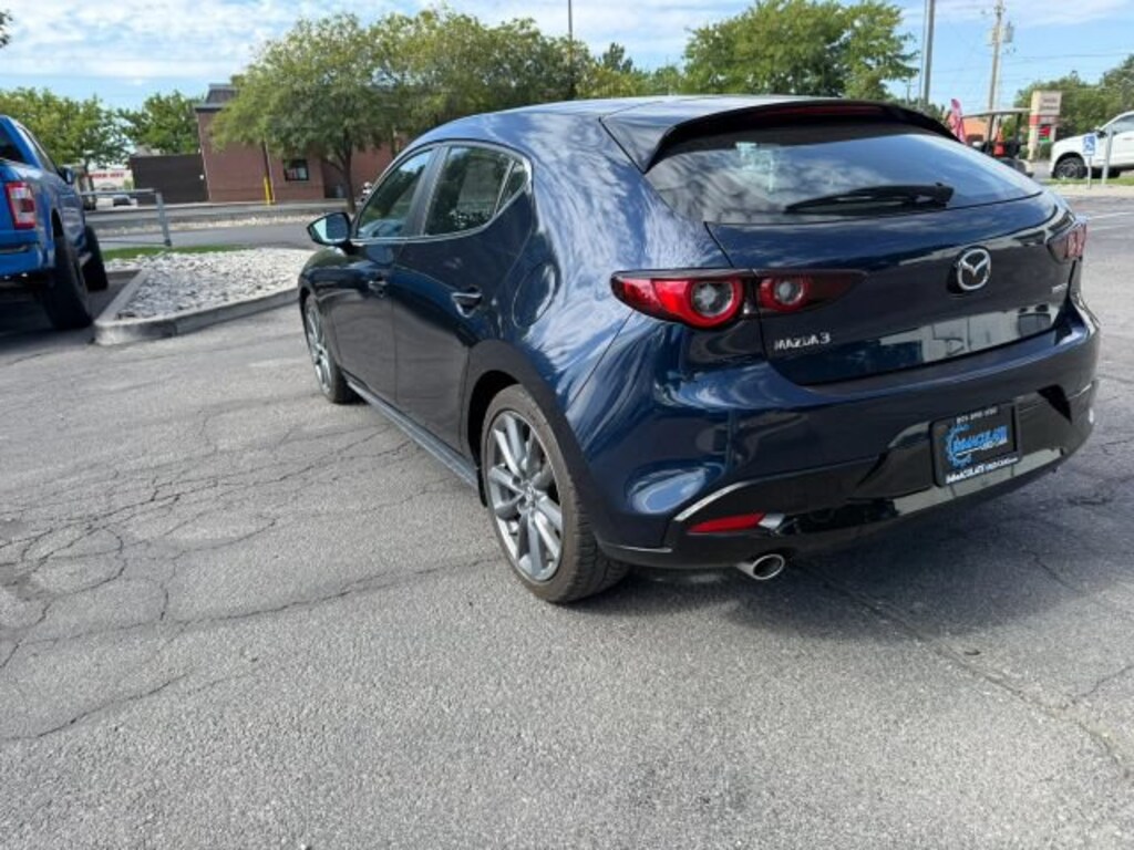 Used 2022 Mazda Mazda3 Preferred Package Hatchback