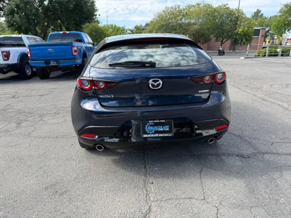 Used 2022 Mazda Mazda3 Preferred Package Hatchback