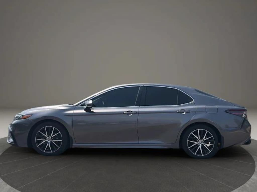 Used 2022 Toyota Camry SE Sedan