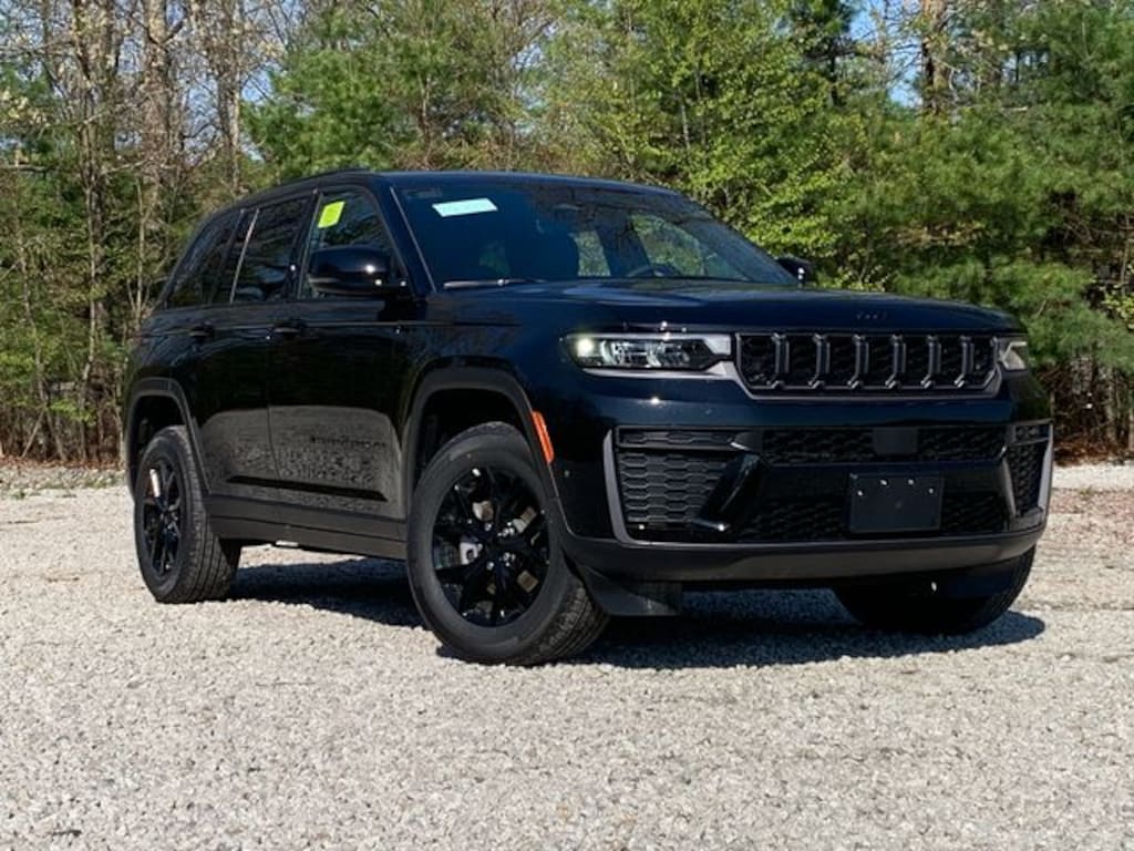 New 2026 Jeep Grand Cherokee Laredo SUV