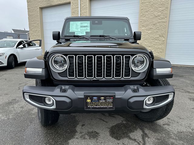 2025 Jeep Wrangler Sahara photo 3