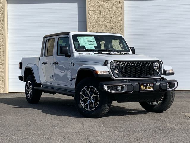 2025 Jeep Gladiator Sport S photo 2
