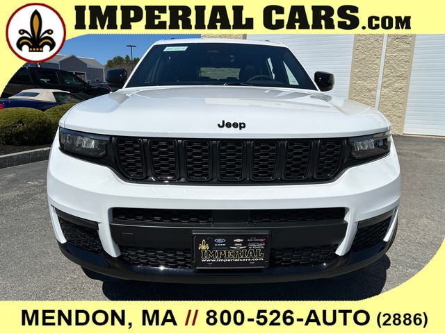2025 Jeep Grand Cherokee Limited photo 3