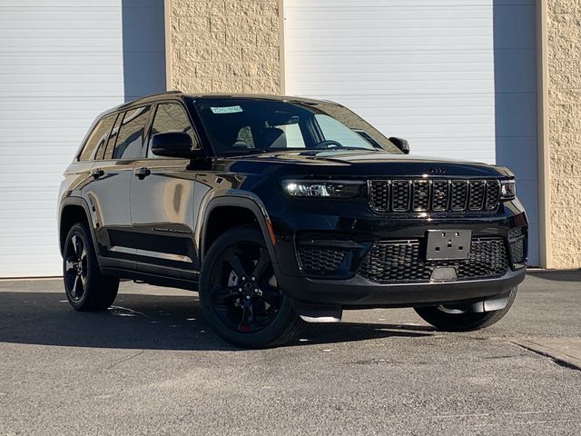 2025 Jeep Grand Cherokee Altitude X photo 2