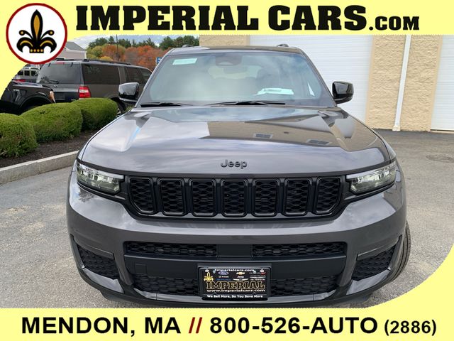 2025 Jeep Grand Cherokee Limited photo 3