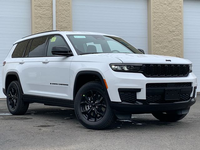 2025 Jeep Grand Cherokee Altitude X photo 2