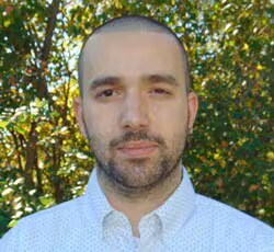 Staff member Henrique Quedevez from ID_6af3e1